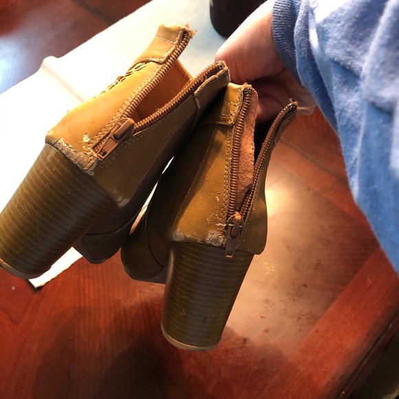 Camel booties size 9 - Picture 4 of 4